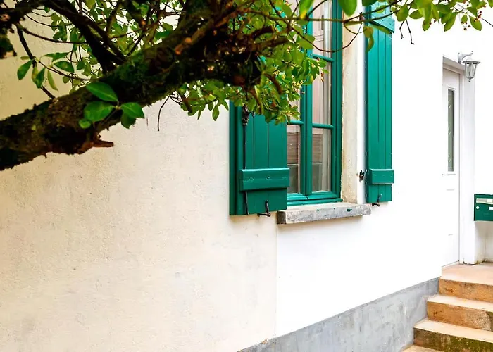 Gare - Cour Petite Loge *